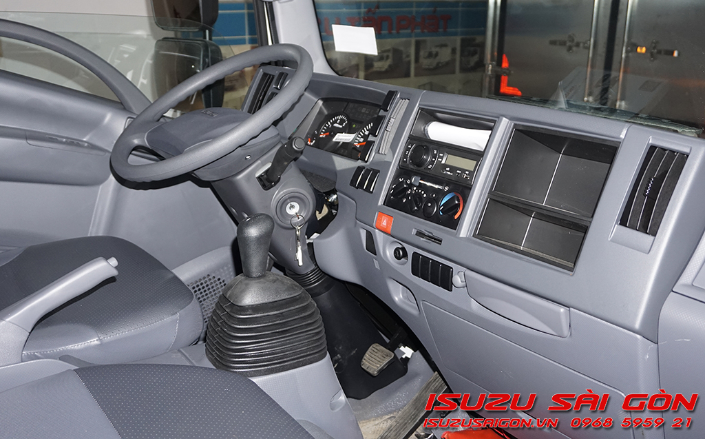 Xe tải Isuzu QKR 270 Tải 2T4 2T8 12