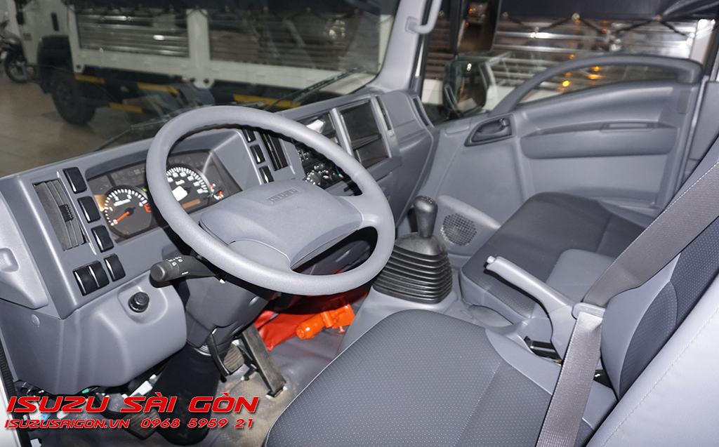 Xe tải Isuzu QKR 270 Tải 2T4 2T8 10