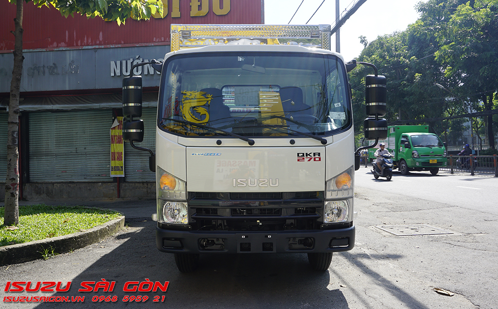 Xe tải Isuzu QKR 270 Tải 2T4 2T8 7