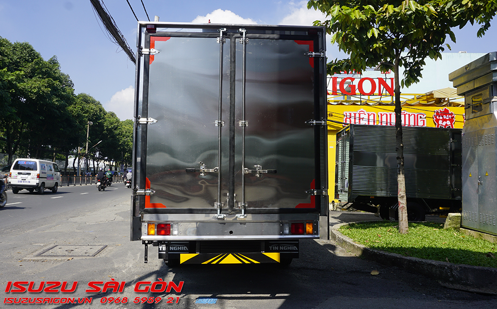 Xe tải Isuzu QKR 270 Tải 2T4 2T8 3